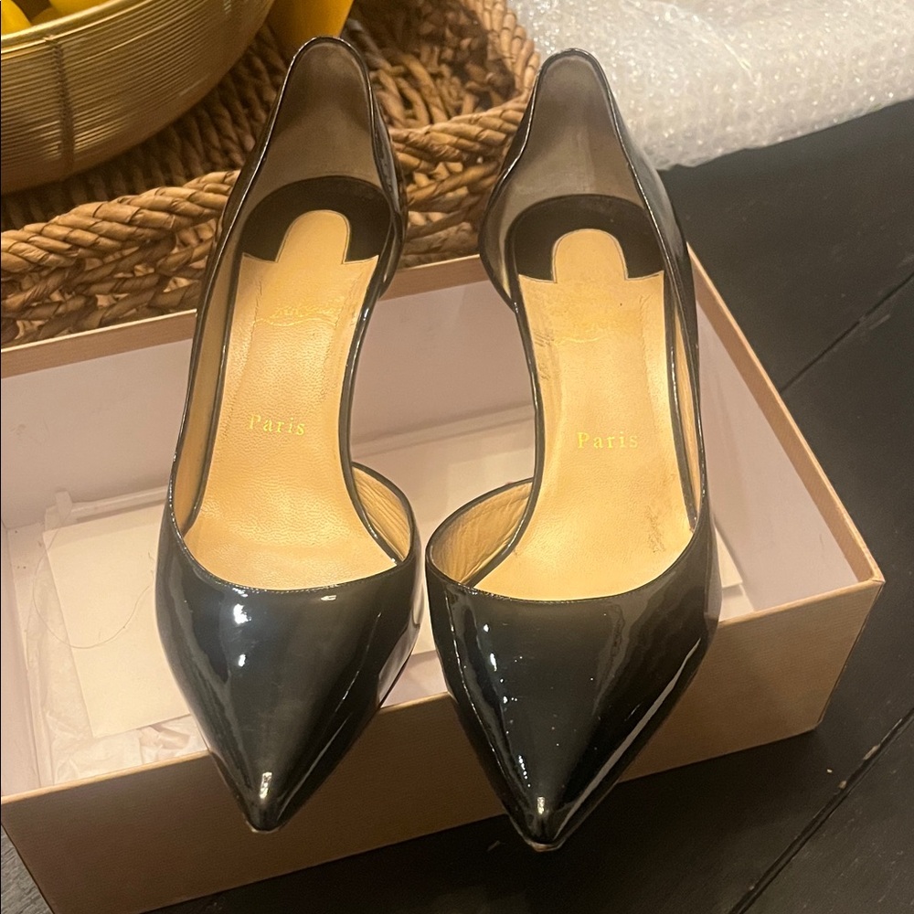 Size 42 Christian Louboutin Izra 70 Elegant Black Patent Leather Women's Heels